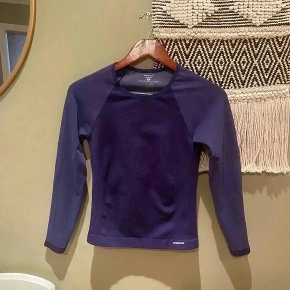 PATAGONIA WOMENS PURPLE CAPILENE BASELAYER LONG SLEEVE SIZE M - Picture 1 of 5